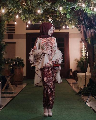 Wah Ini Dia Model Model Kebaya Muslim Yang Lagi Tren Dipakai