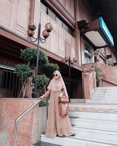 Outfit Kondangan Hijab Syari