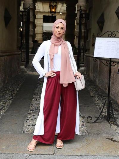 30+ Ide Kerudung Yang Cocok Untuk Baju Warna Merah Putih