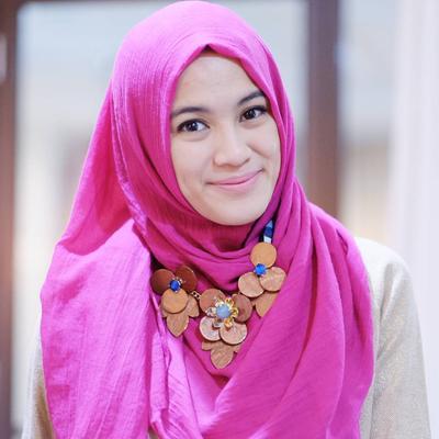 Ini Dia Warna Warna Hijab yang Bisa Bikin Kulit Wanita 