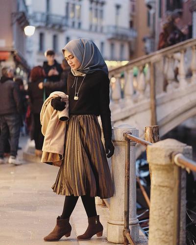 10+ Ide Style Hijab Dan Sepatu Boots